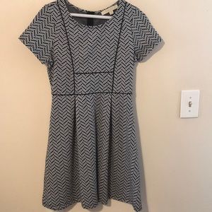 Black and white printed  Everleigh dress medium